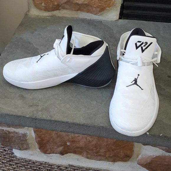 Jordan Why Nots - Picture 2 of 2